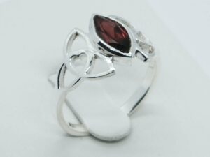 Silver Ring MRQ Cut Garnet