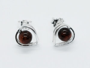 Silver Amber Stud Heart 2.1g