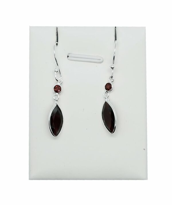 Silver Earring MRQ Garnet