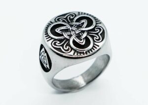 Ring Steel Triquetra Ornament