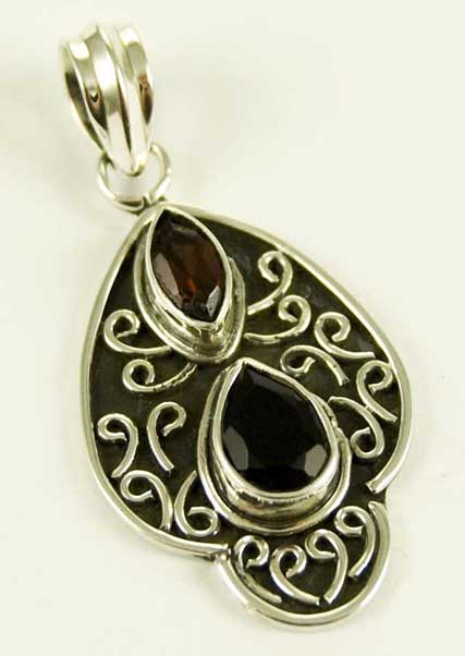 Silver Pendant Garnet