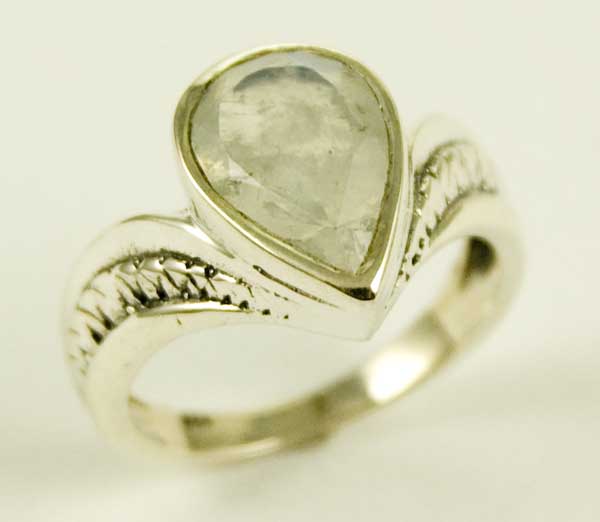 Silver Ring Moonstone Cut