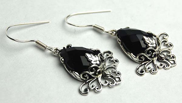 Silver Earring Onyx Cut