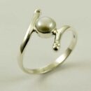Ring Silver Swirly With Round Pearl Stone