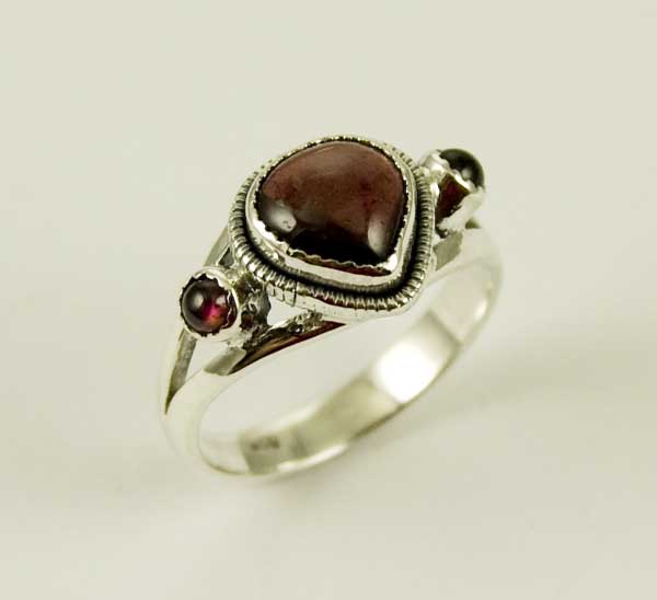 Ring Silver Triple Garnet Stone