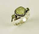 Ring Triple Peridot Stone