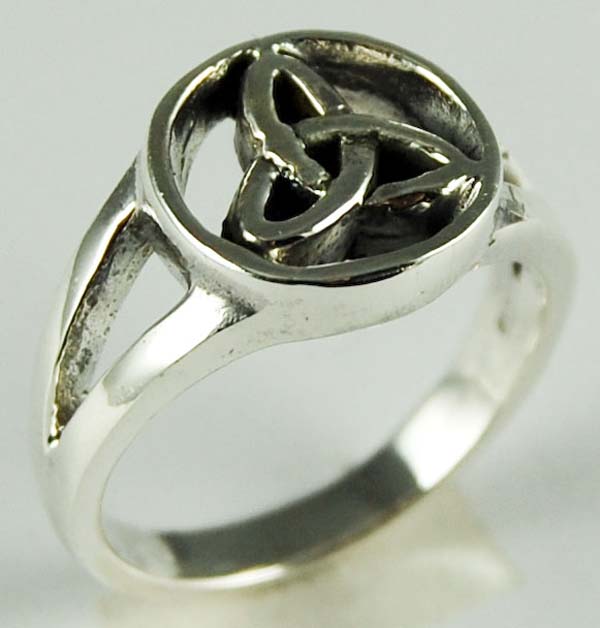 Ring Silver Celtic Cut In Circle
