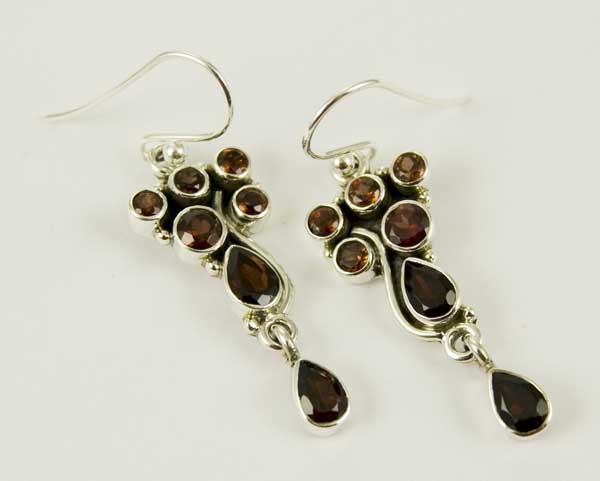 Earring Silver Garnet Tear