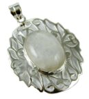 Silver Pendant Oval Labradorite