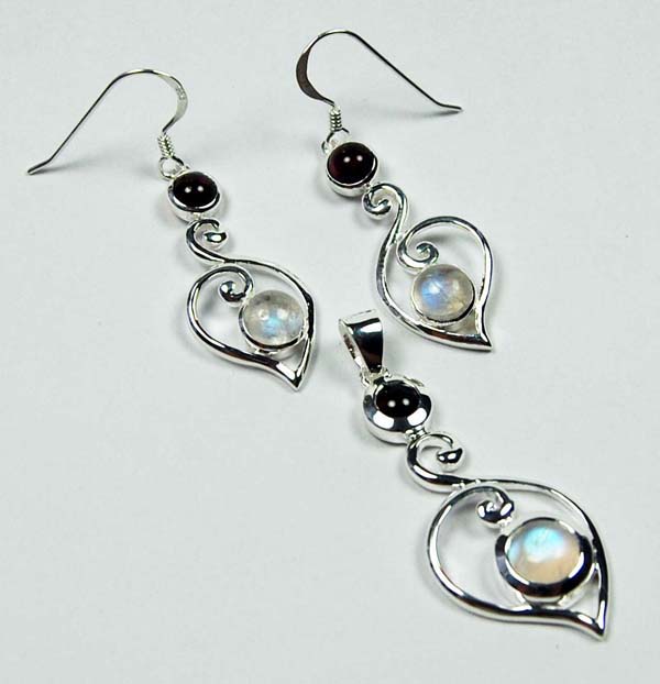 Pendant And Earring Set Swirl Drop With Double Stone Garnet