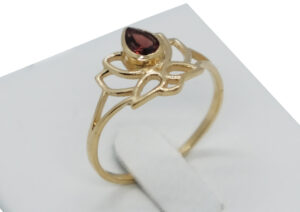 Gold PL Ring MRQ Cut Garnet